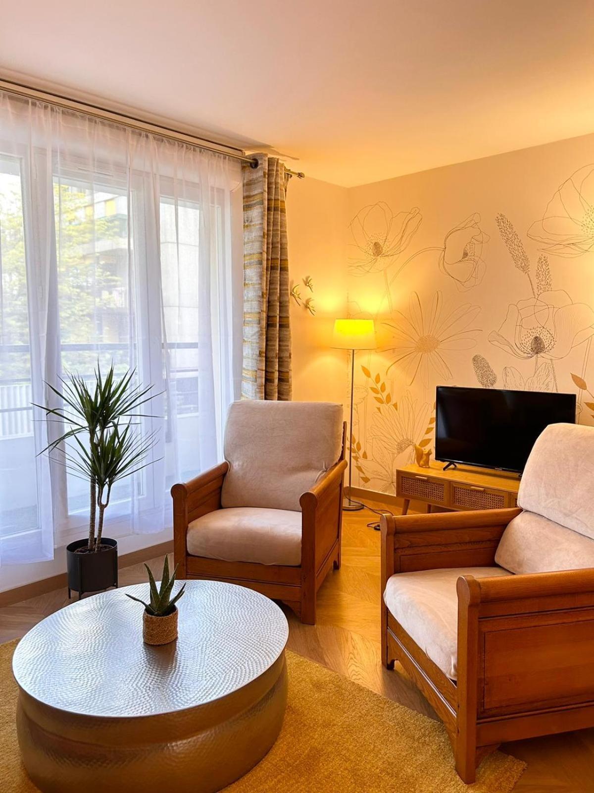 Apartment Chaleureux Et Calme Pres De Paris Et Metro